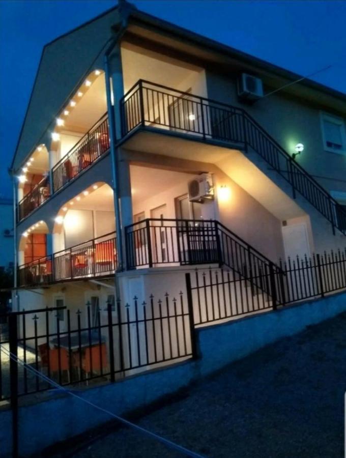 Apartmani Ljubica Utjeha Exterior photo