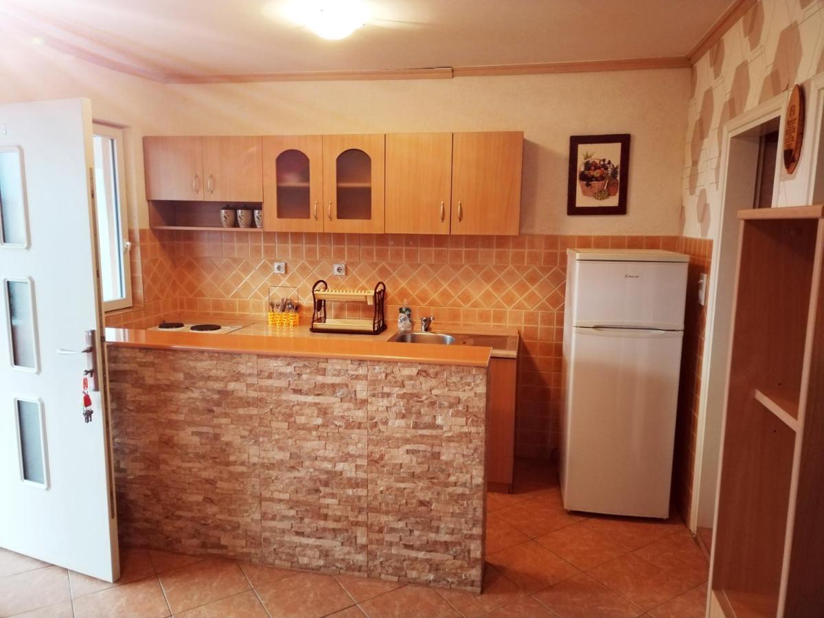 Apartmani Ljubica Utjeha Exterior photo